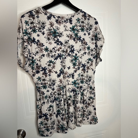 Floral Torrid top - Picture 2 of 3